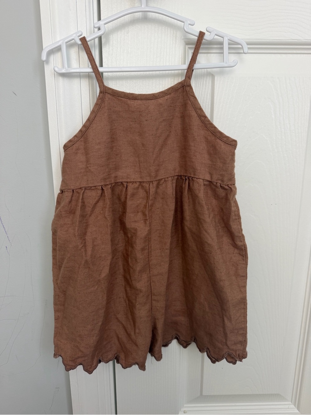 Rylee + Cru Rust-Brown Scallop Hem Spaghetti romper - Picture 5 of 5